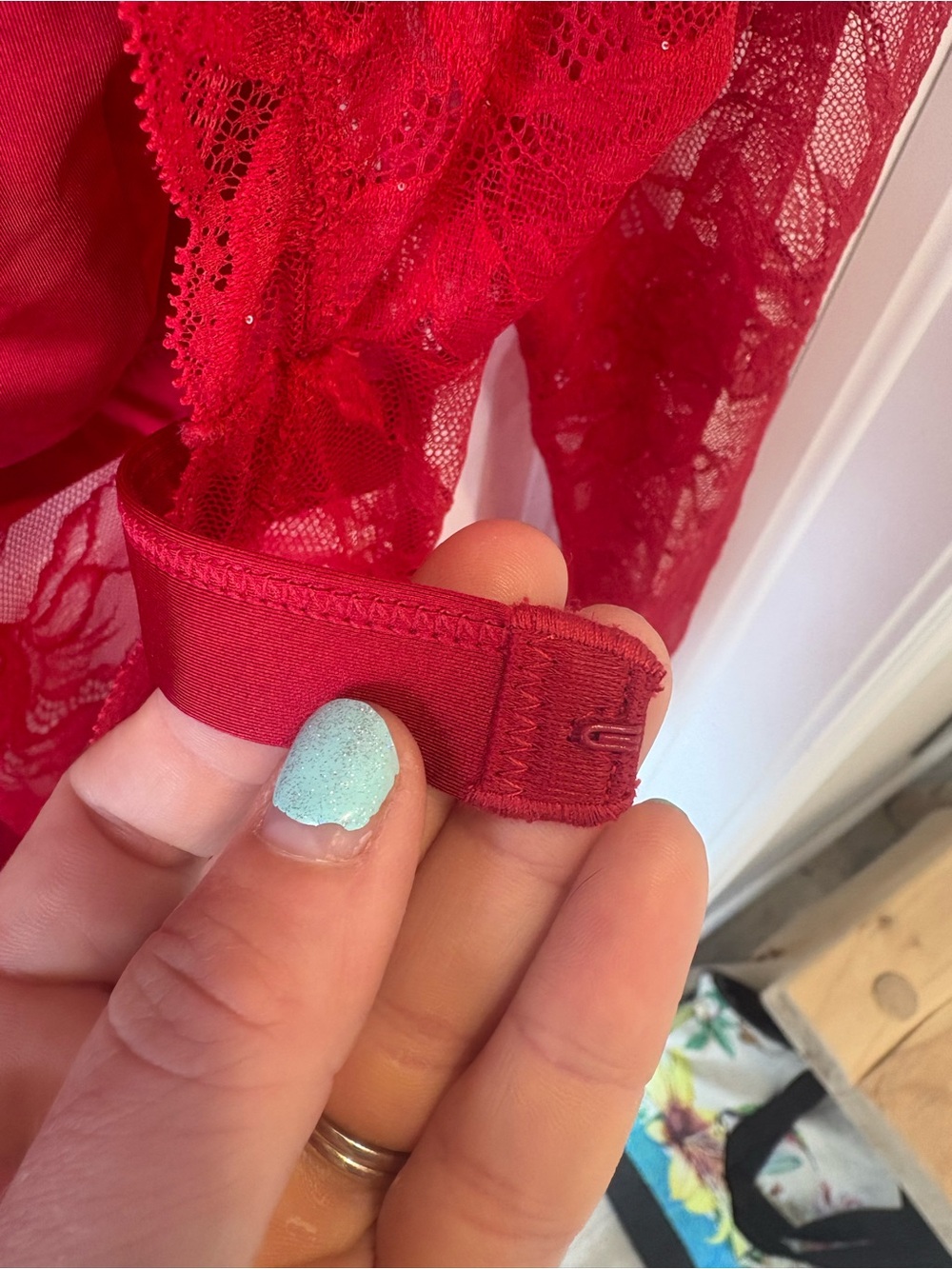 La Vie En Rose Red Lace Sheer Long-Sleeve Bodysuit - Picture 5 of 12